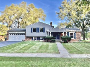 4 Tamarack Ave, Naperville, IL 60540