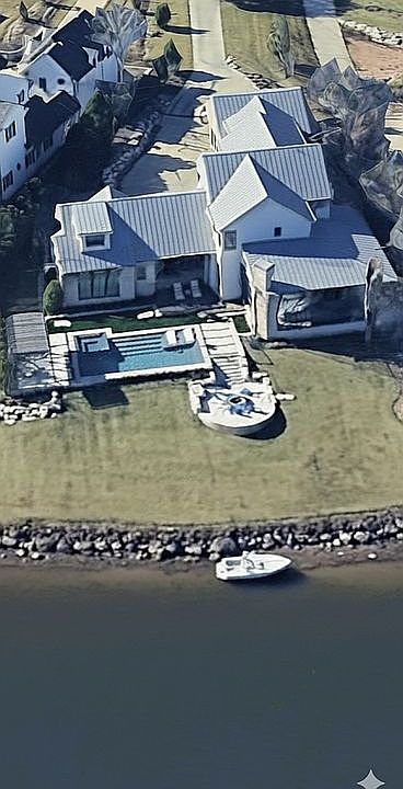 1st image of 13340 Waterside Dr