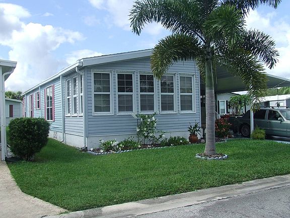 2nd image of 324 Killarney Cay