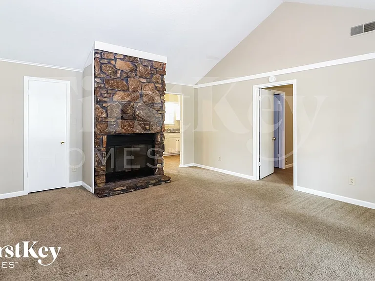 6684 Elmore Rd — Photo 3