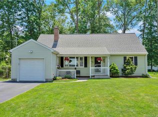 33 John Smith Dr, West Hartford, CT 06107