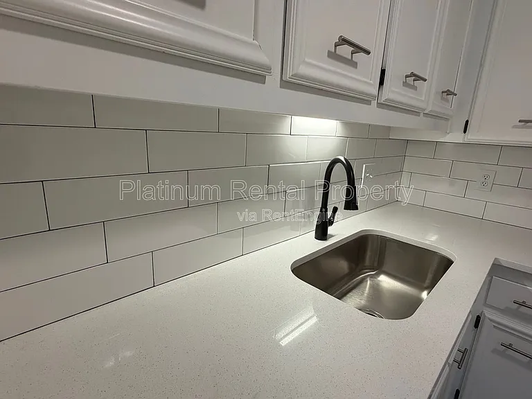335 Winding River Dr #H — Photo 11