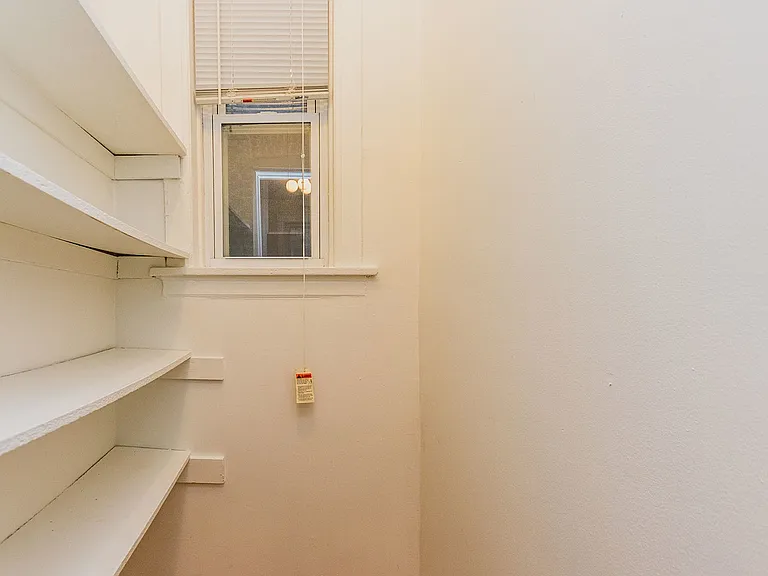 1206 W Lexington St — Photo 7