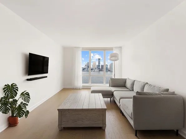20 River Ter APT 17G, New York, NY 10282