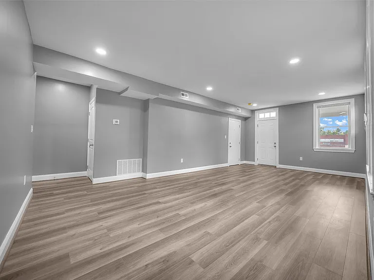 4806 Liberty Heights Ave — Photo 28