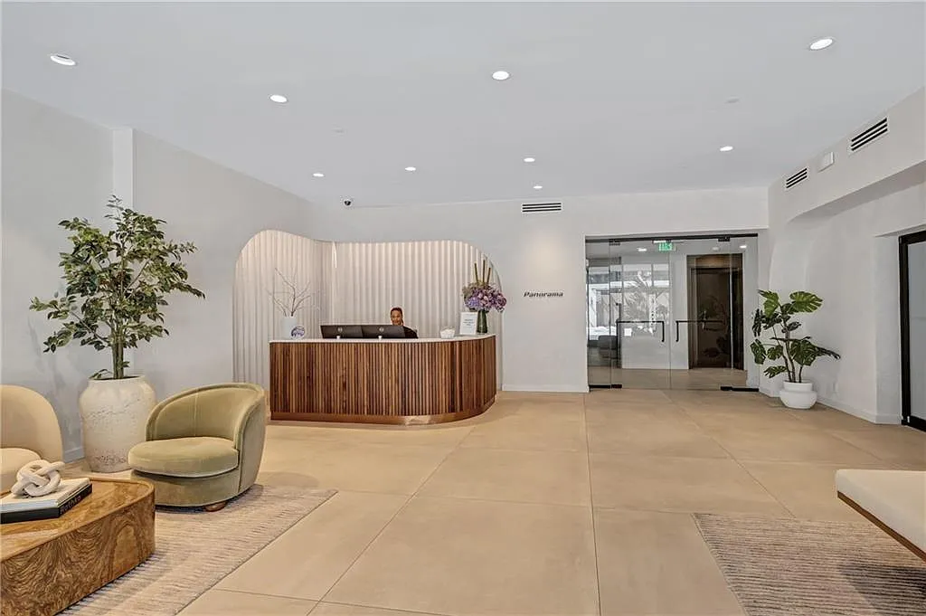 2460 Peachtree Rd — Photo 1