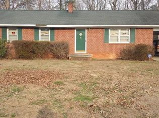 4405 Winnabow Rd, Winston Salem, NC 27105