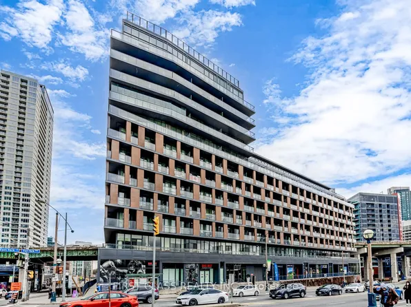 169 Fort York Blvd #216, Toronto, ON M5V 0C8