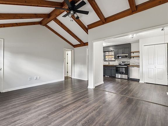 4th image of 1013 Hollis Ln