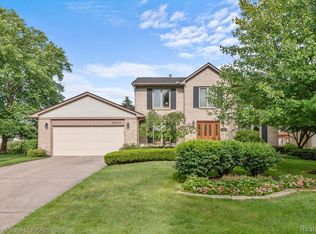 24876 Davenport Ave, Novi, MI