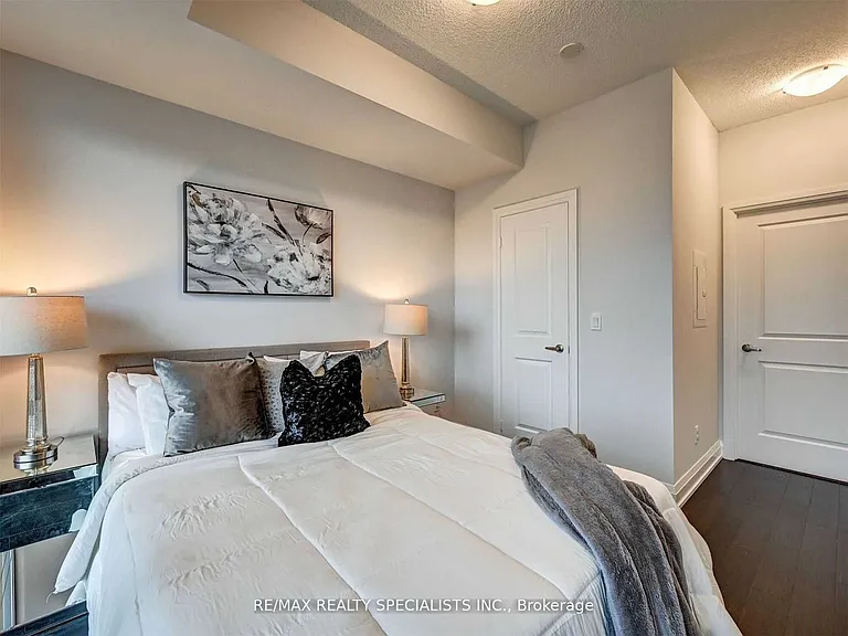 65 Speers Rd #204 — Photo 9