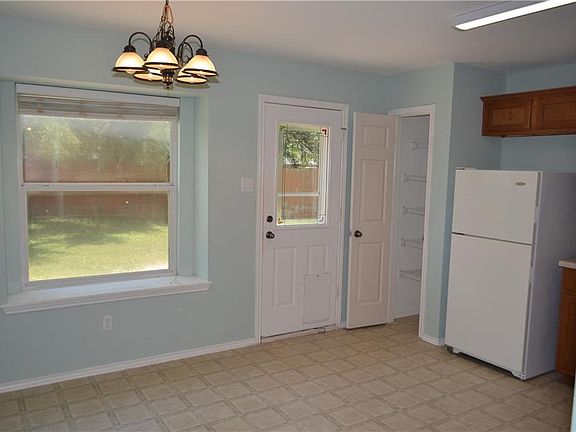 3rd image of 1512 McDowell Bnd