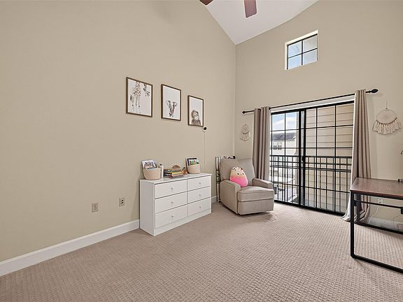 4th image of 1602 Elgin St APT 11