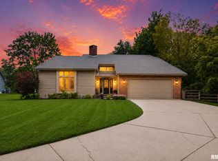 912 W Baybrook Ct, Peoria, IL 61615