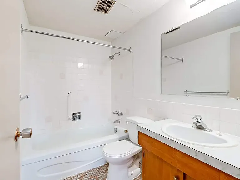 268 7a Ave S — Photo 16