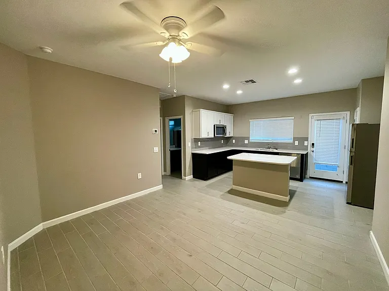 23955 W Watkins St — Photo 14