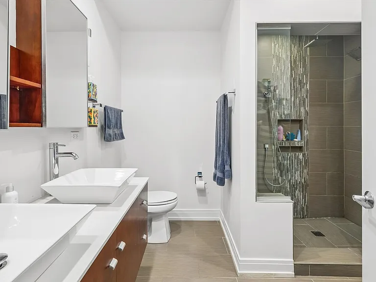 4303 N Kenmore Ave #1S — Photo 9