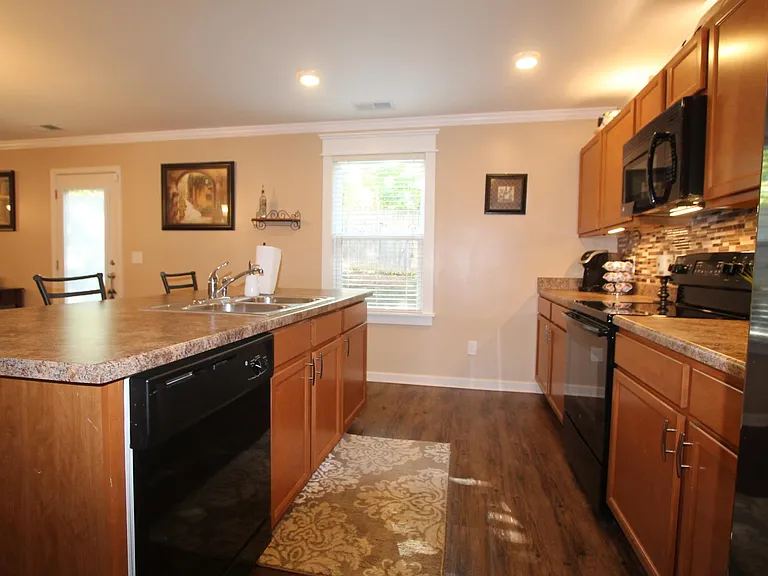 1252 Oxford Village Cv — Photo 12