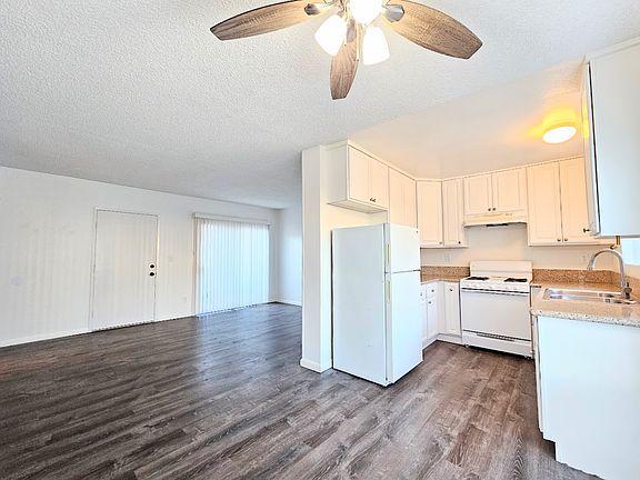 3rd image of 2821 Keats St #10