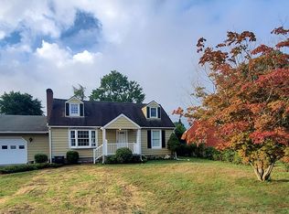 12 Crumwold Pl, Hyde Park, NY 12538