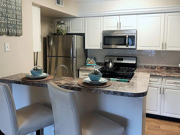 Enjoy the beautiful look of our kitchens with subway tile backsplash.
