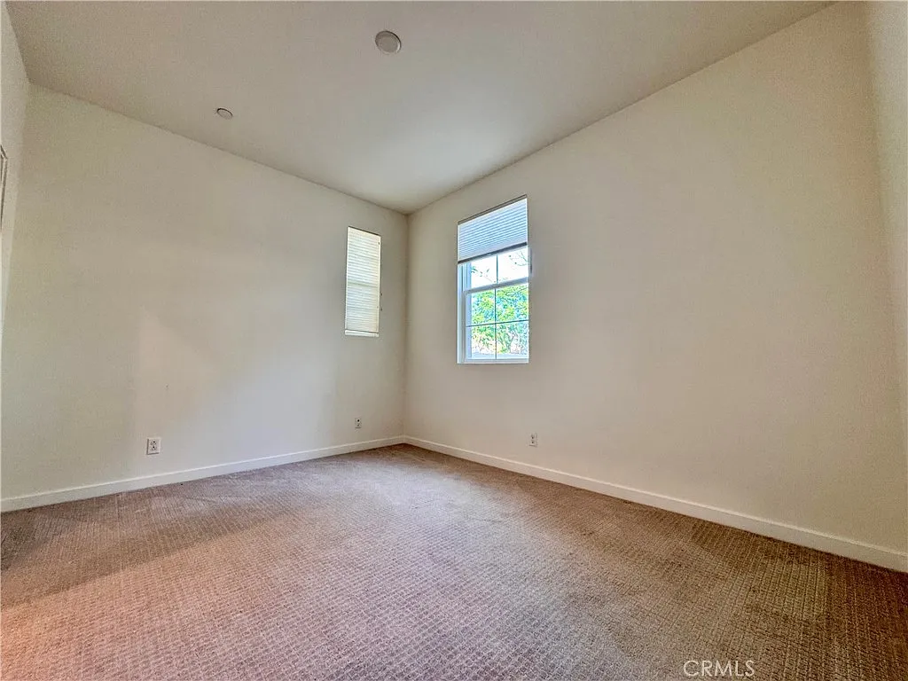 3 bed, 3.5 bath, 1939 sqft, $4,800 — Photo 4