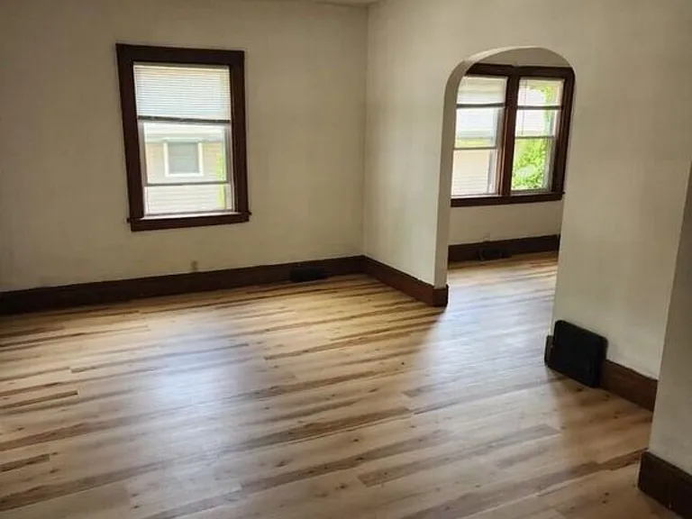 210 N London Ave #210 — Photo 4