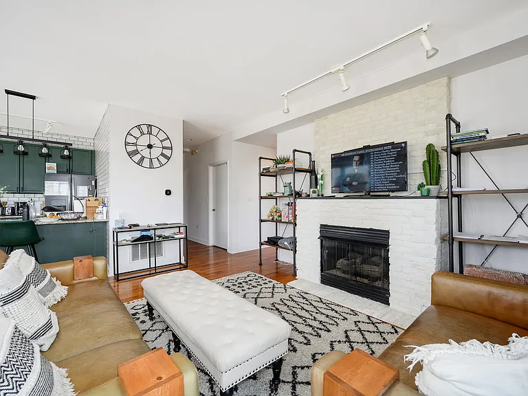 1260 W Washington Blvd #608 — Photo 6