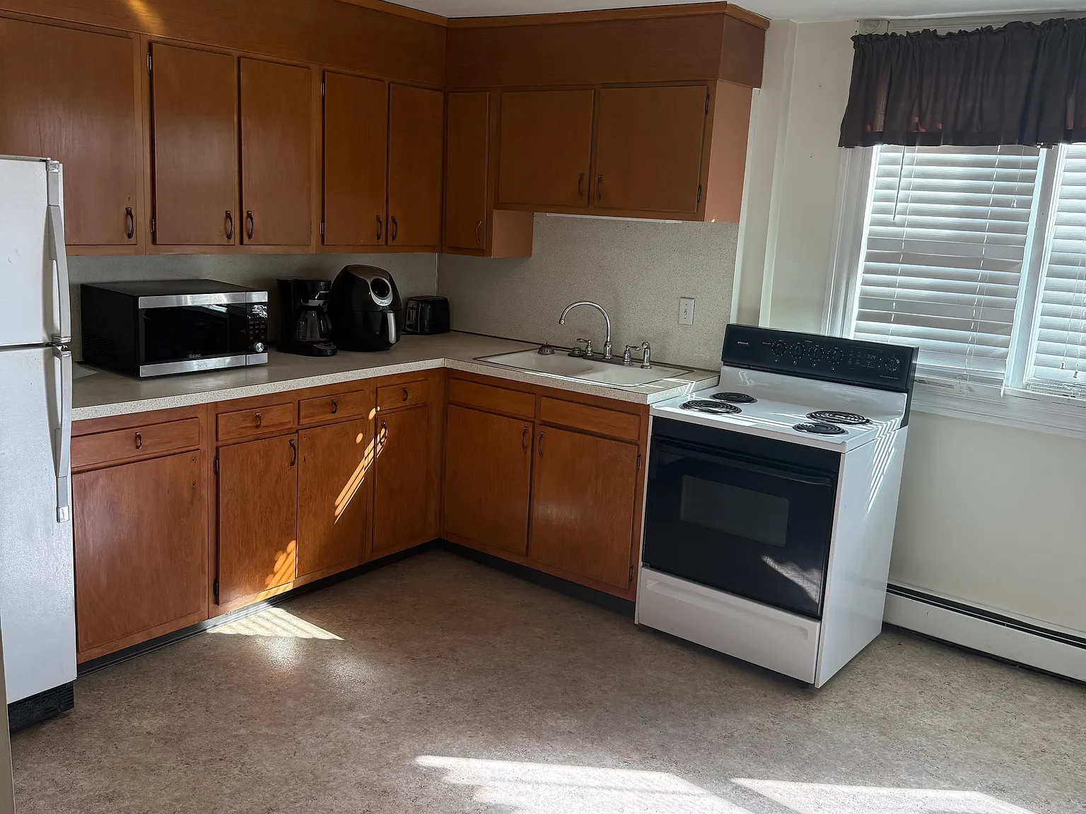 2 bed, 1250 sqft, $1,050 — Photo 3
