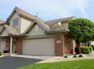8245 W Auburn Ln, Frankfort, IL 60423