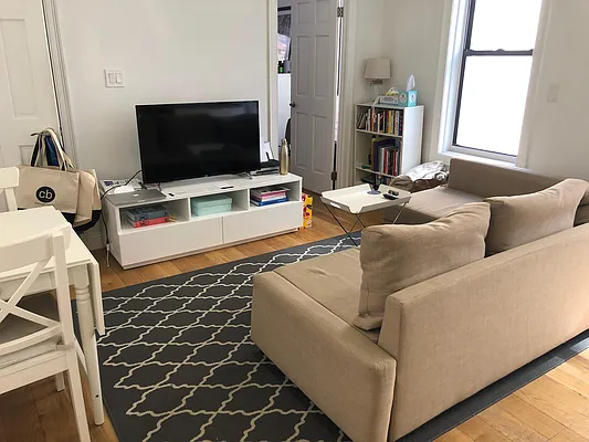 Rented by Living New York | media 12