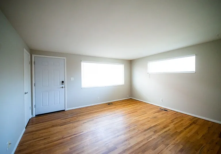 1179 E Blaine Ave #1 — Photo 6