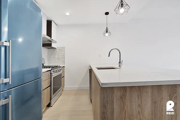 Rented by REZI | media 2