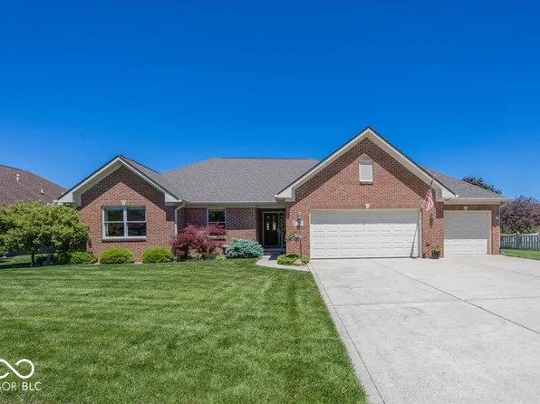 6720 Fieldstream Dr, Avon, IN 46123