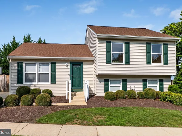 34 Greenknoll Blvd, Hanover, MD 21076