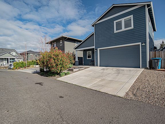 5th image of 256 Rockfellow Pl