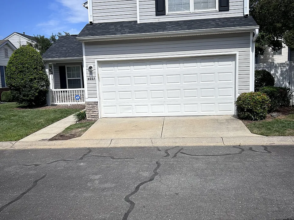 8667 Meadowmont View Dr