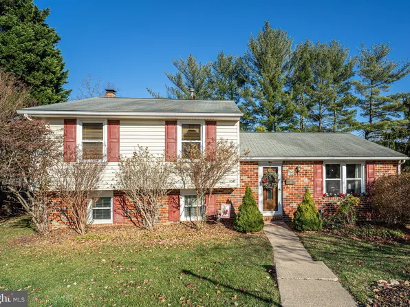 5 Seyon Ct, Catonsville, MD 21228