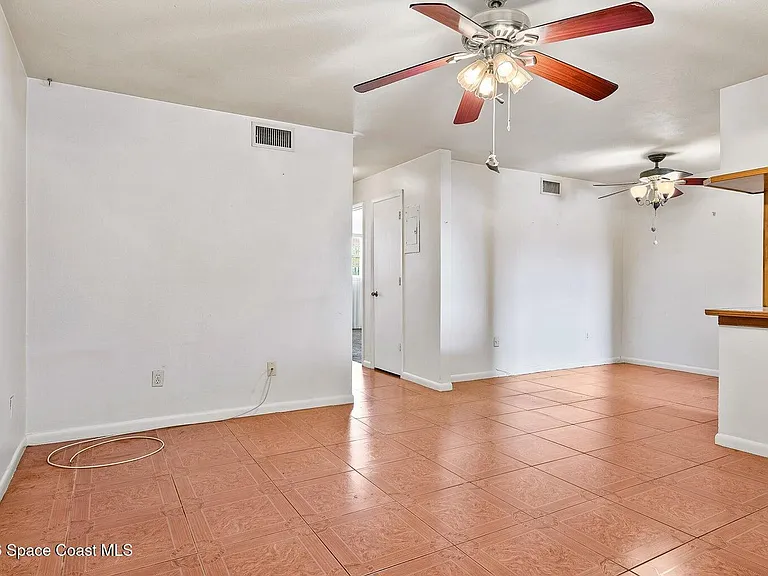 401 Monroe Ave #C201 — Photo 6