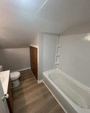 3rd image of 204 Superior St Unit 204