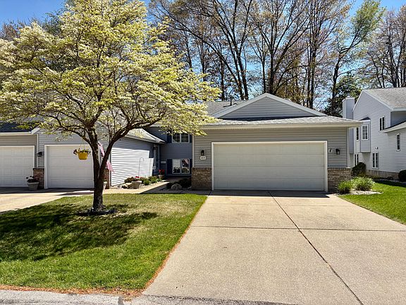 2nd image of 1019 Hidden Creek Dr #17