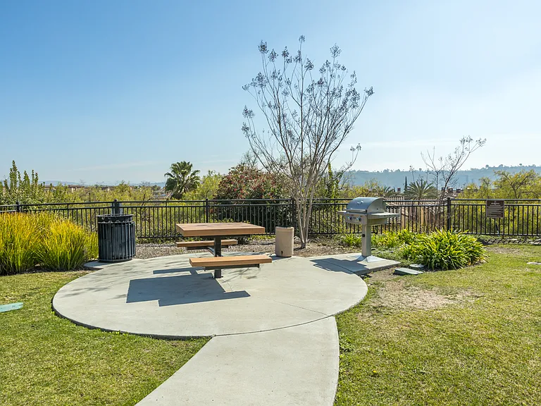 2802 Bellezza Dr — Photo 30