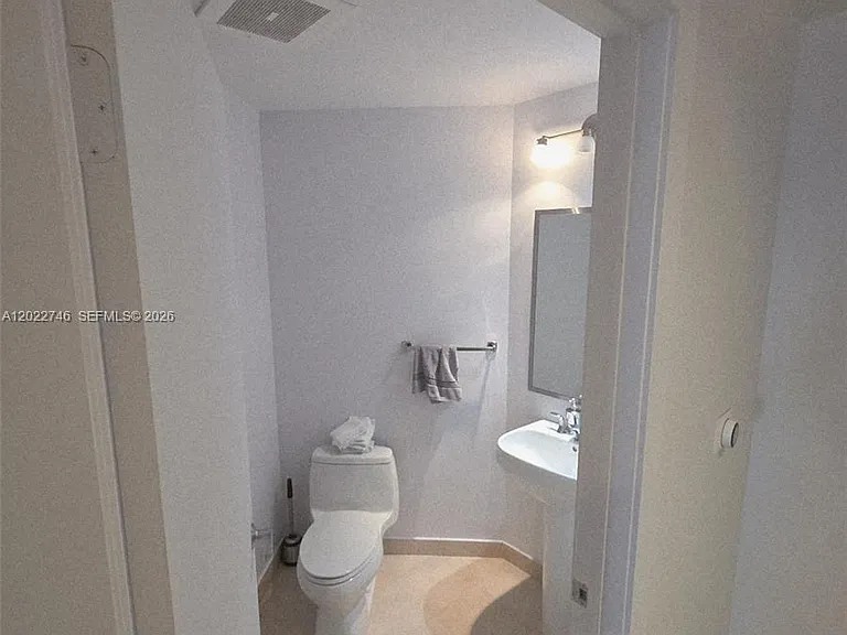 1060 Brickell Ave #2201 — Photo 36