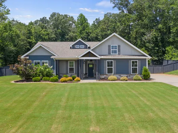 1377 Pine Log Ford Rd, Taylors, SC 29687