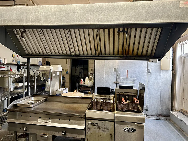 701 N Queen St — Photo 5