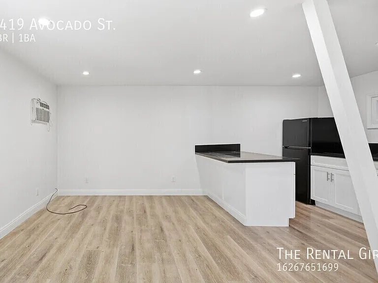 4419 Avocado St — Photo 2