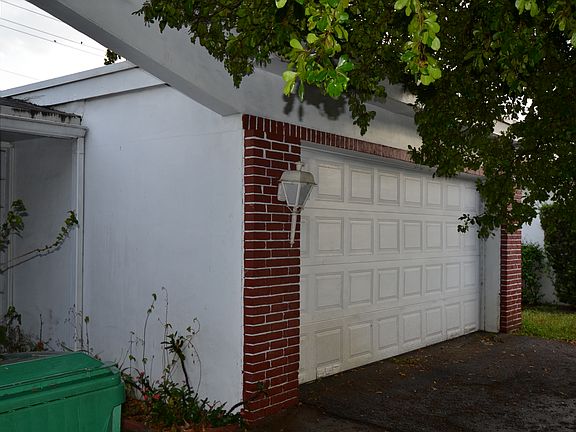 2nd image of 8436 Miramar Pkwy