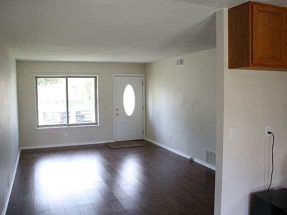 4th image of 857 S Ashford Ave