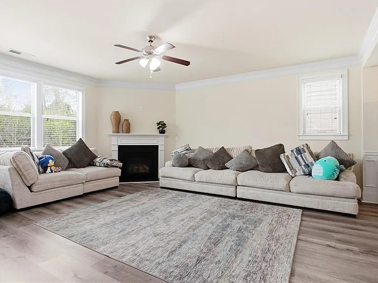 1220 Wesleyan Pl — Photo 9