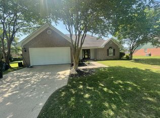 5703 Wolfe Rd, Columbus, MS 39705